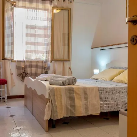 Casa Vacanze Angioy Apartamento *